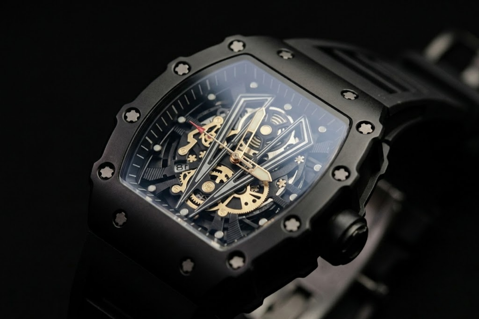 <em>Curated</em><br> TIMEPIECES